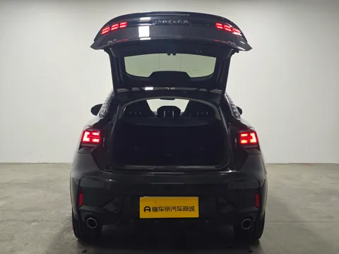 Lynk & Co 05