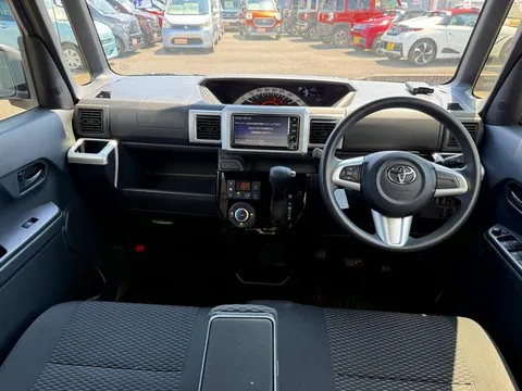 Toyota Pixis Mega