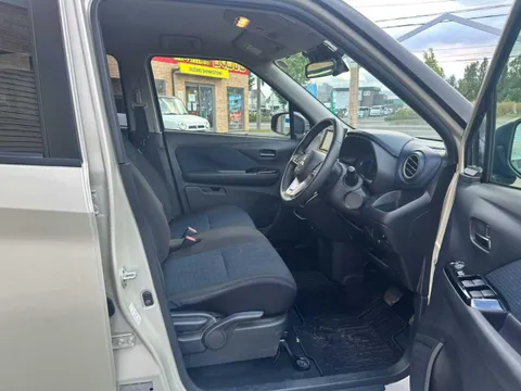 Mitsubishi eK X