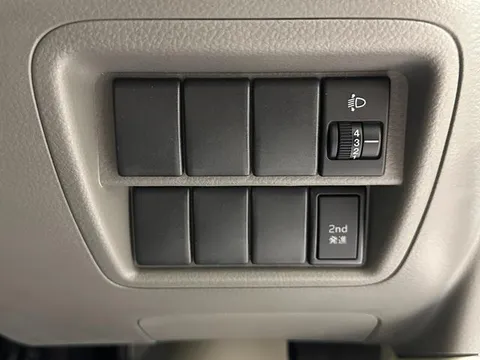 Mitsubishi Minicab Van