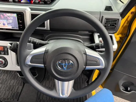 Toyota Pixis Mega