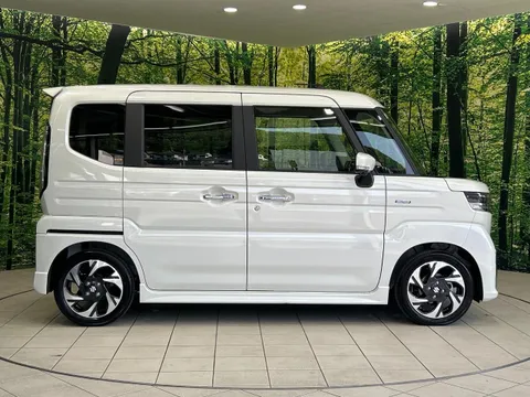Suzuki Spacia Custom