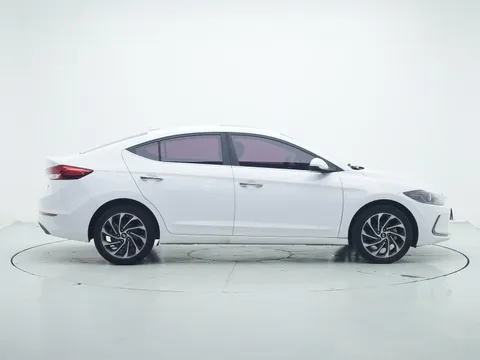 Hyundai Elantra (Avante)