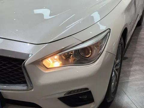 Infiniti Q50L