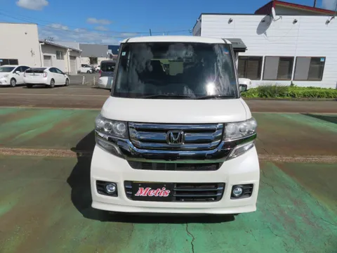 Honda N-BOX Custom