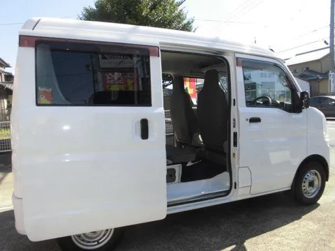 Mitsubishi Minicab Van