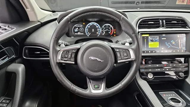 Jaguar F-Pace