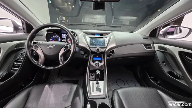 Hyundai Elantra (Avante)