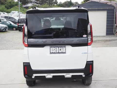 Mitsubishi Delica Mini