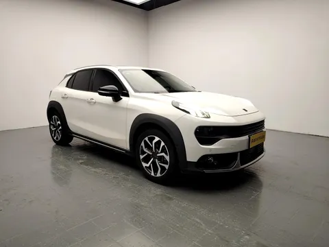 Lynk & Co 02