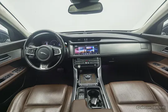 Jaguar XFL