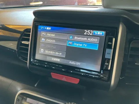 Honda N-BOX Custom