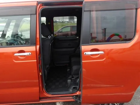 Toyota Pixis Mega