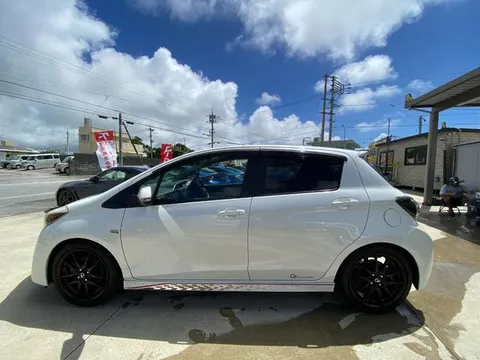 Toyota Yaris (Vitz)