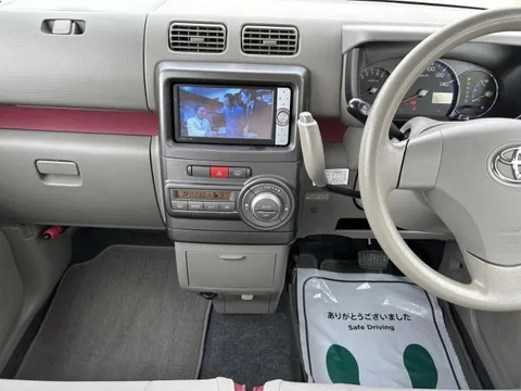 Toyota Pixis Space