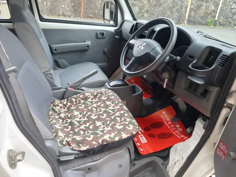 Mitsubishi Minicab Van
