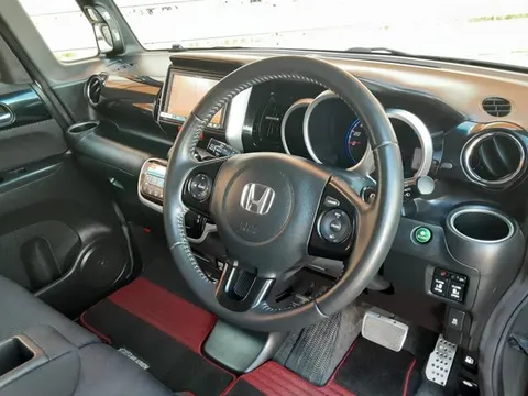 Honda N-BOX Plus Custom