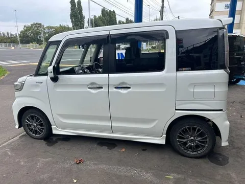 Suzuki Spacia Custom