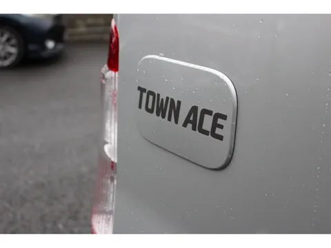 Toyota TownAce Van