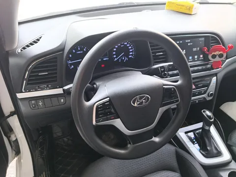 Hyundai Elantra (Avante)