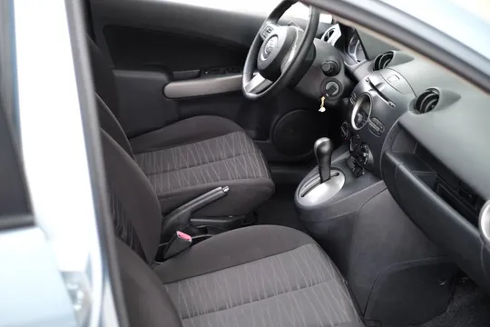 Mazda Mazda 2
