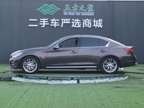 Infiniti Q50L