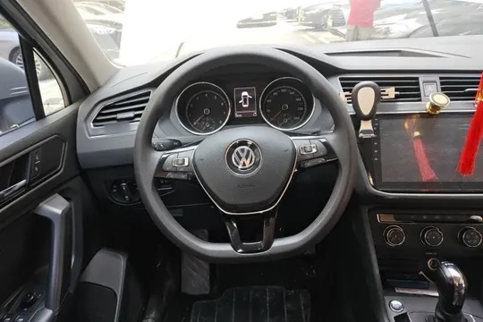 Volkswagen Tiguan L