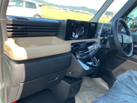 Mitsubishi Delica Mini