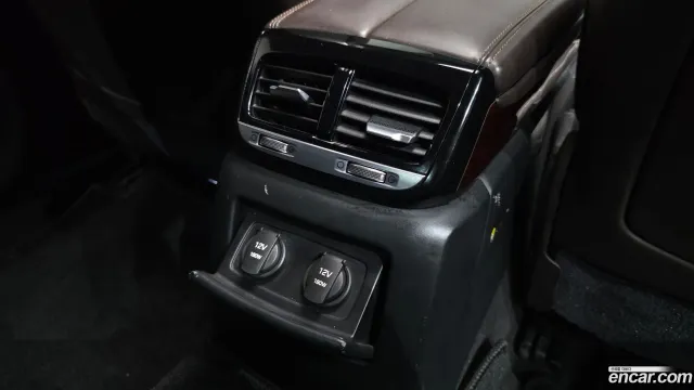 Genesis G90 (EQ900)