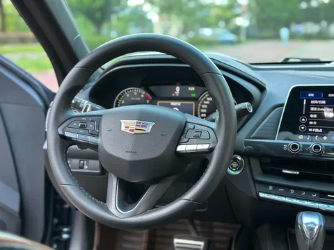 Cadillac CT4