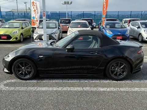 Mazda MX-5 (Roadster)