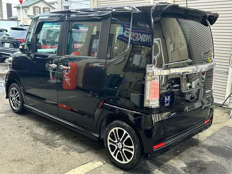 Honda N-BOX Custom
