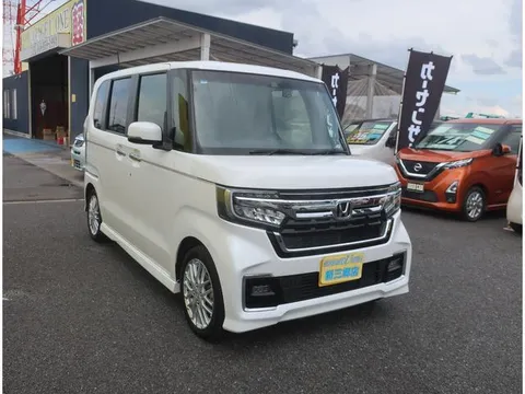Honda N-BOX Custom