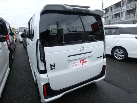 Honda N-BOX Custom