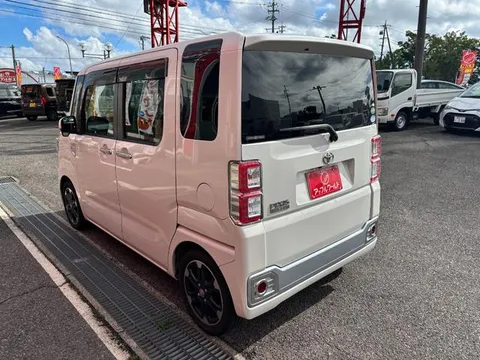 Toyota Pixis Mega