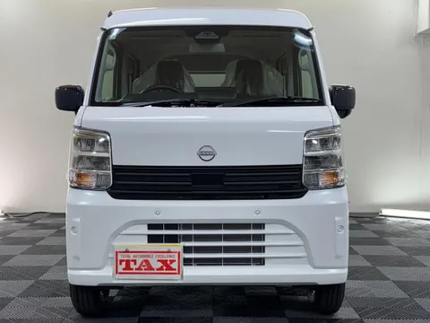 Nissan Clipper Van