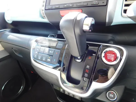 Honda N-BOX Slash
