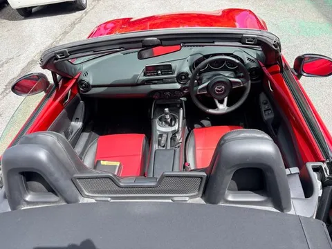 Mazda MX-5 (Roadster)