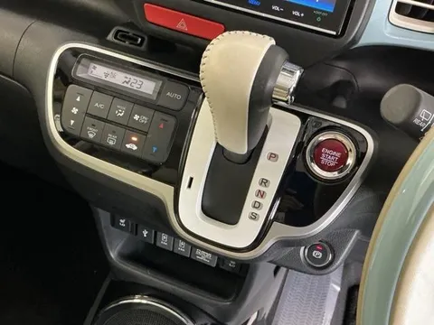 Honda N-BOX Slash