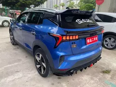 Lynk & Co 06