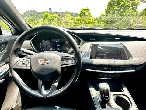 Cadillac XT4