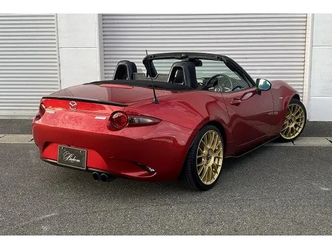 Mazda MX-5 (Roadster)