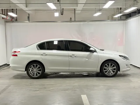 Peugeot 408