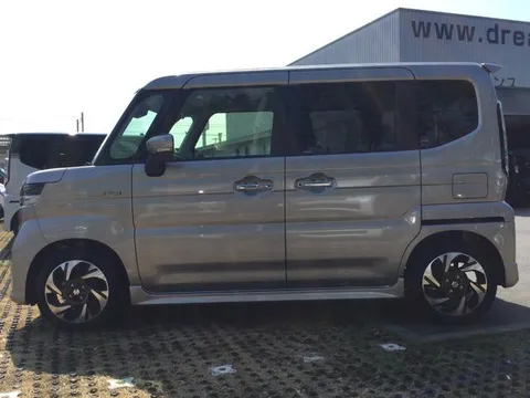 Suzuki Spacia Custom