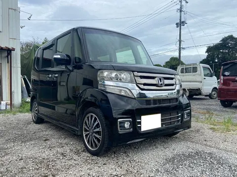 Honda N-BOX Custom
