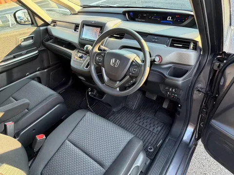 Honda Freed Plus