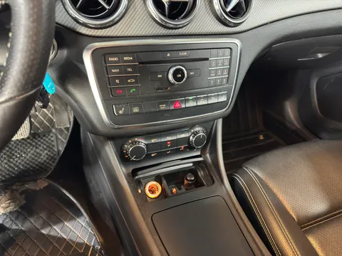 Mercedes-Benz Mercedes-Benz GLA