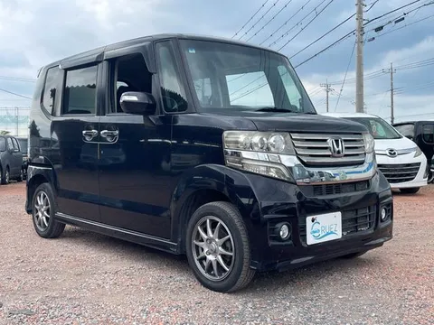 Honda N-BOX Custom