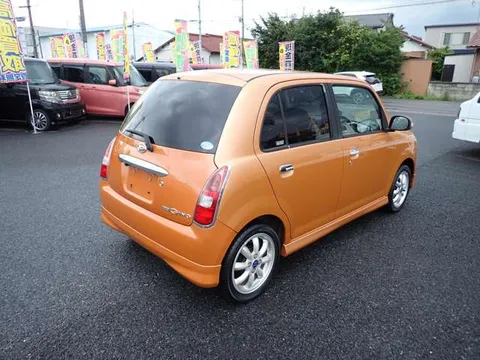 Daihatsu Mira Gino