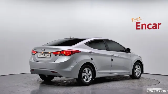 Hyundai Elantra (Avante)